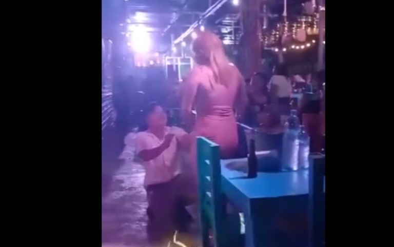 Le piden matrimonio a una "cariñosa".