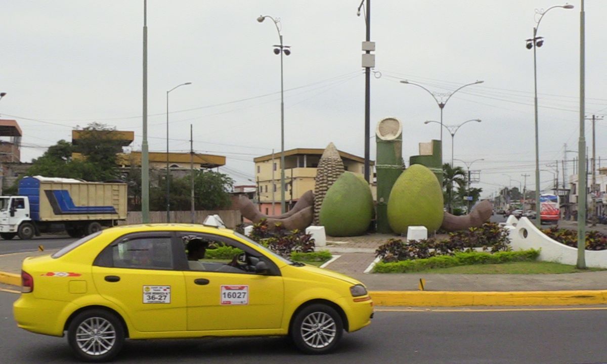 Independencia de Portoviejo: Más de 4 mil alumnos desfilan este 17 de octubre