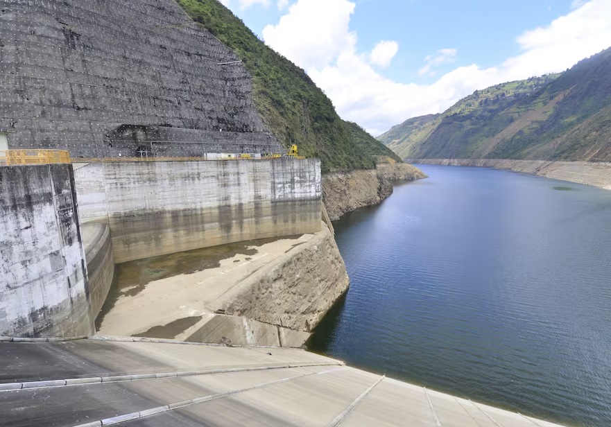 La hidroeléctrica Mazar salió de operaciones este jueves 10 de octubre del 2024 lo que agudiza la crisis energética en Ecuador.