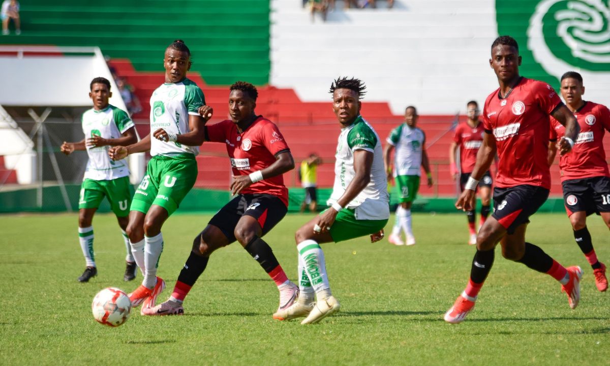 Liga de Portoviejo busca ascender a los octavos de final