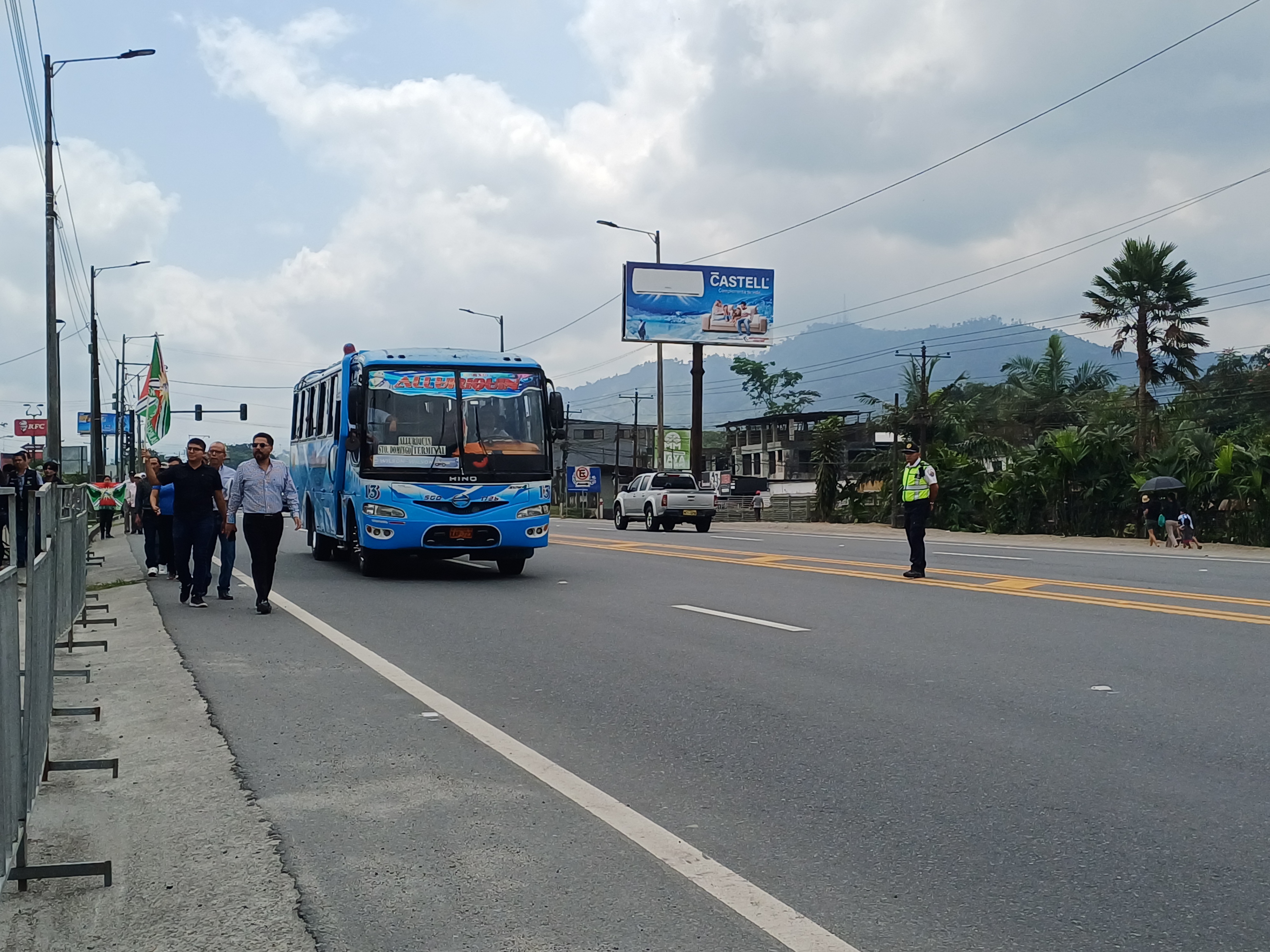 Tramo de vía Alóag-Santo Domingo fue entregada por la Prefectura
