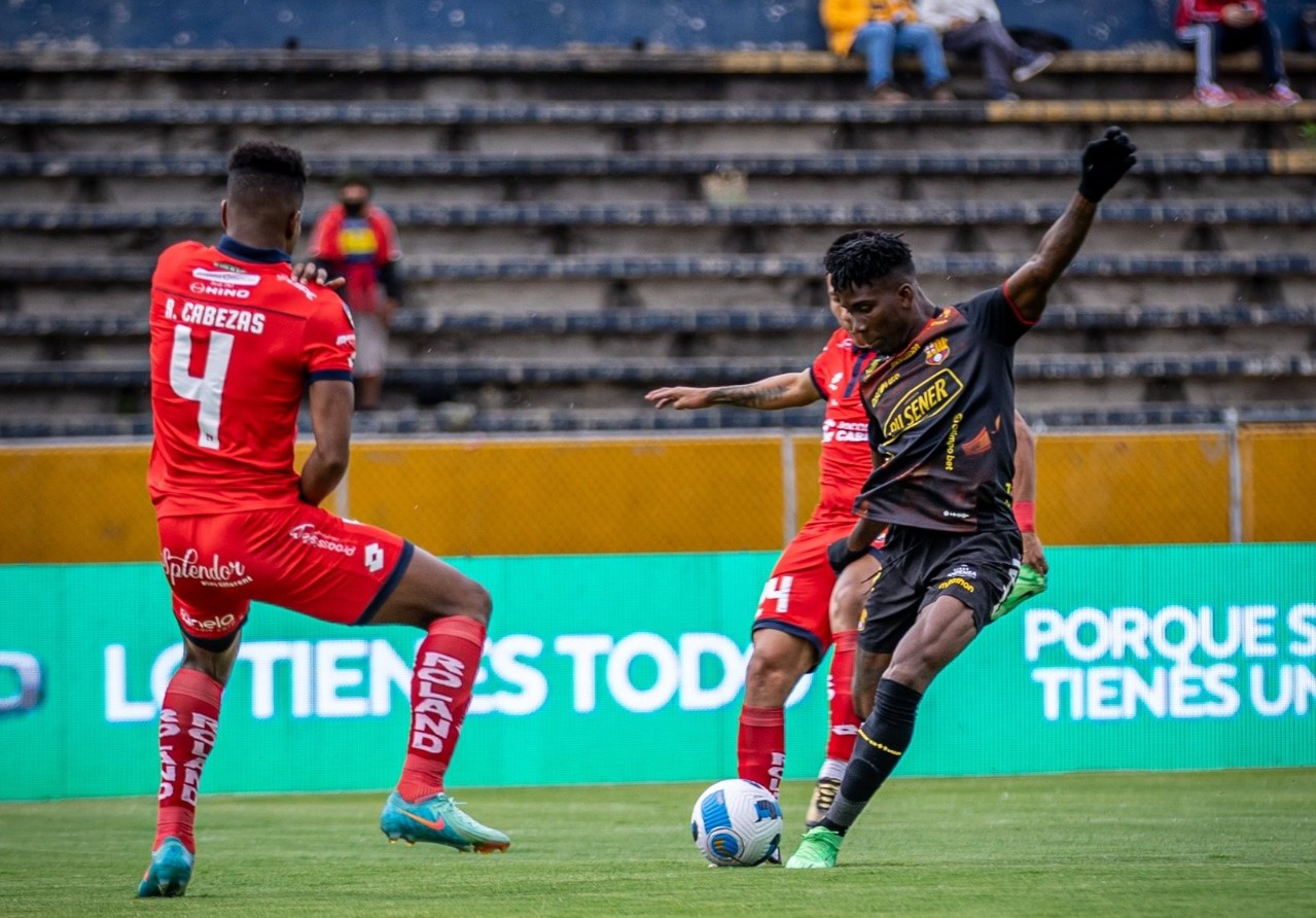 El Nacional derrotó a Barcelona SC en Quito