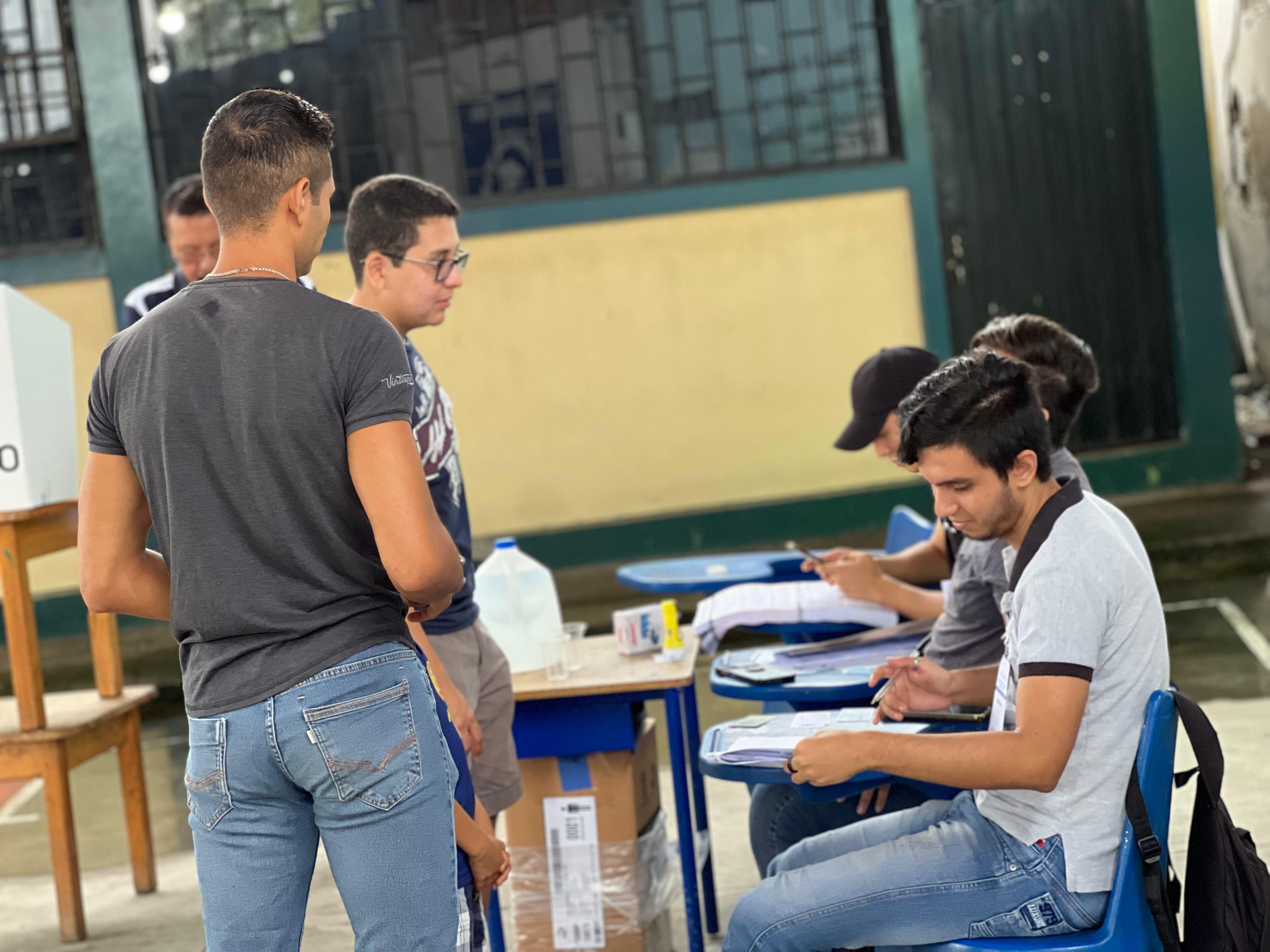 CNE definió a los miembros de mesa para las Elecciones 2025 ¿Cuántos son en Manabí?