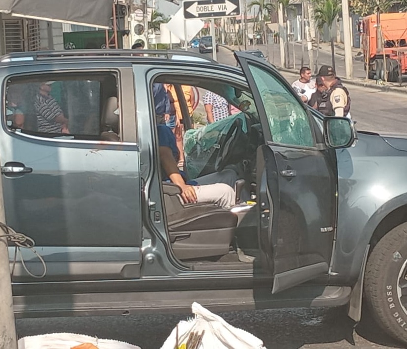 El secuestro de un empresario y el asesinato de su chofer han causado conmoción en el país. El hecho se dio en Guayaquil.