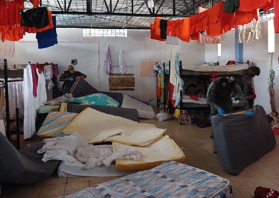 En la cárcel del cantón Jipijapa, en la provincia de Manabí, militares y agentes de la Policía realizaron un operativo de control.