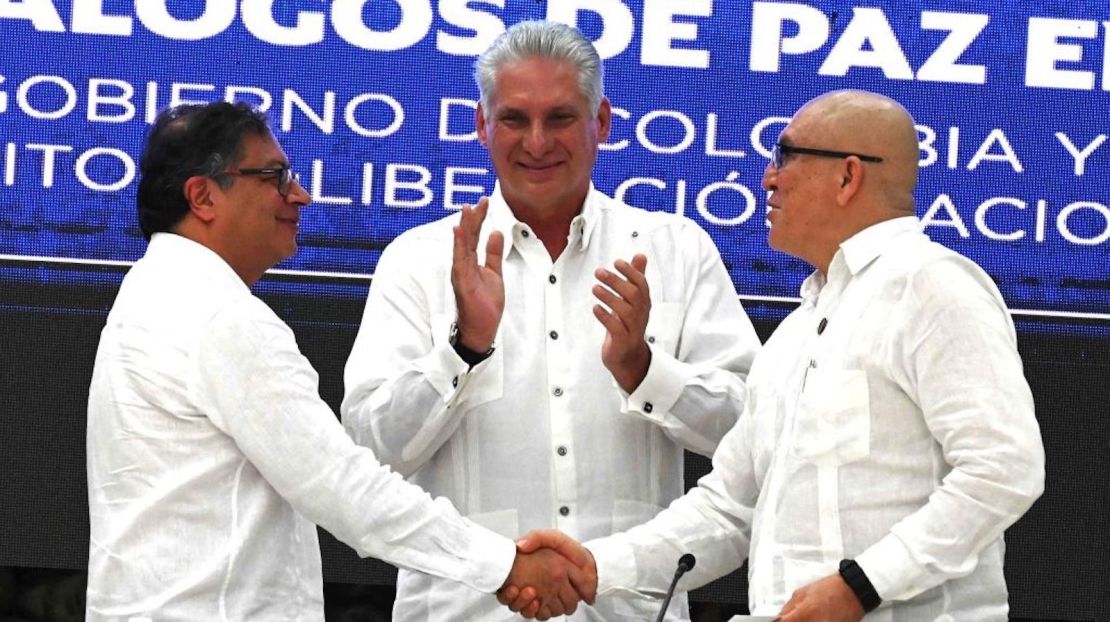 Gustavo Petro insta a la guerrilla a avanzar en negociación de paz