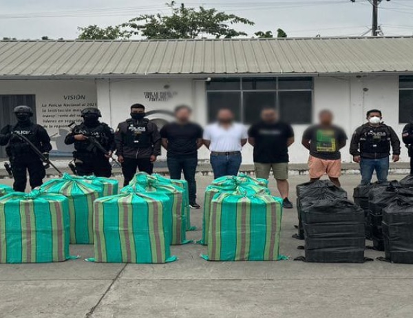 Más de una tonelada de droga incautó la Policía Nacional, tras un allanamiento realizado en Portoviejo, capital de Manabí.