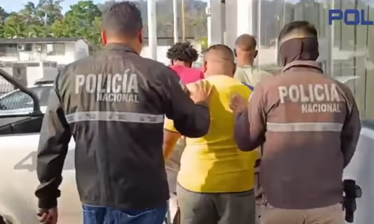Presuntos asesinos de un policía fueron detenidos en Esmeraldas.