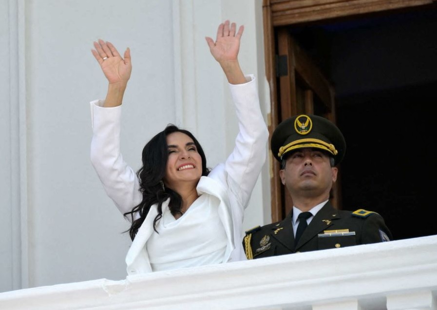 Una jueza de Quito negó a Verónica Abad las medidas cautelares con las que pretendía se deje sin efecto su suspensión.