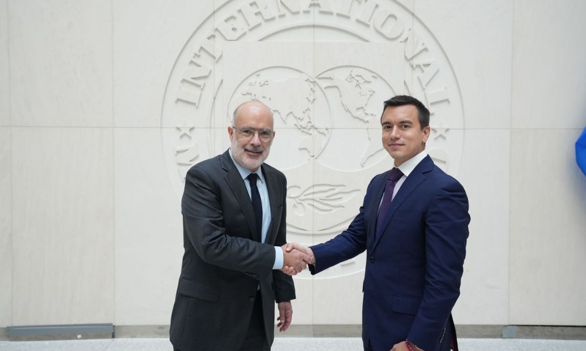 Ecuador aprueba primera revisión para acceder a $500 millones del FMI