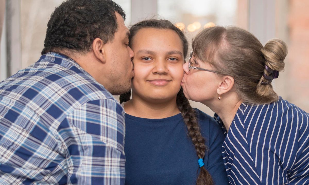 Padres le cobran alquiler a su hija por este motivo