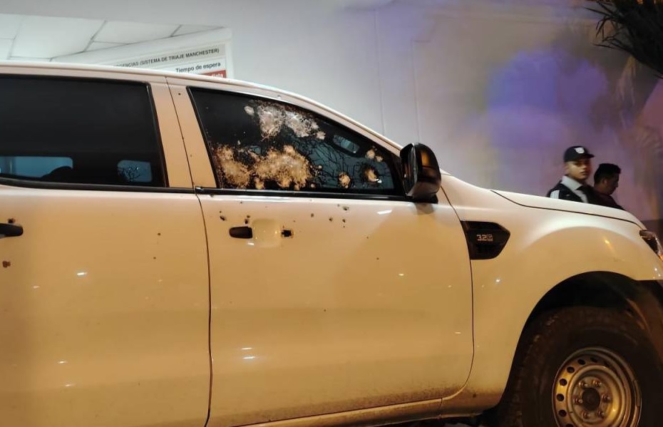 Un ataque armado con fusiles sufrieron el director de la cárcel de Machala y su chofer la noche del jueves 5 de diciembre del 2024.