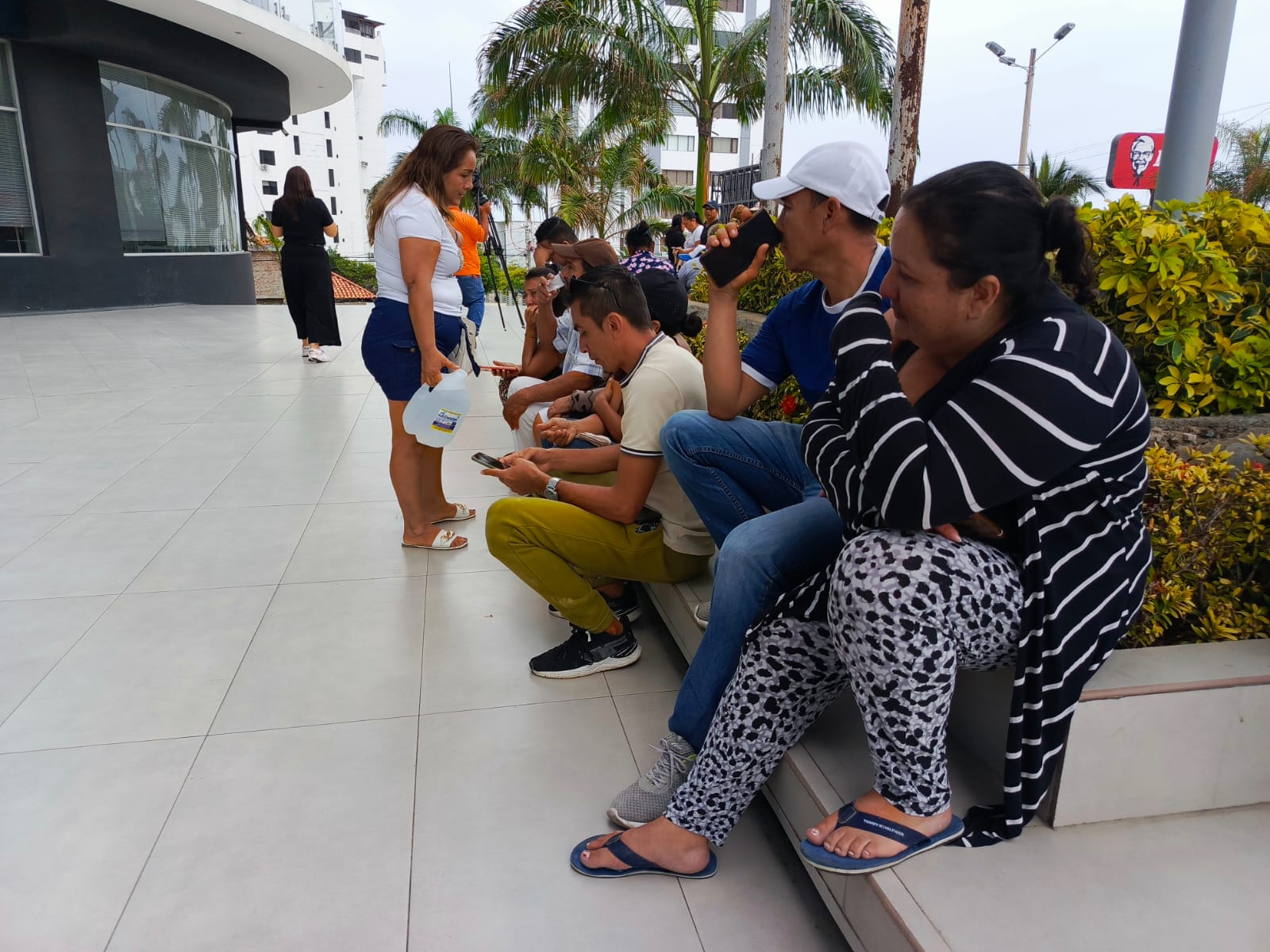 Barco desaparece con 22 pescadores de Manta, Manabí