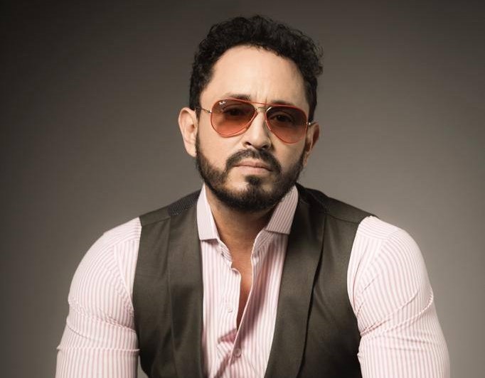 Douglas Bastidas regresa a sus raíces con 'Al Final Solo Tú'.