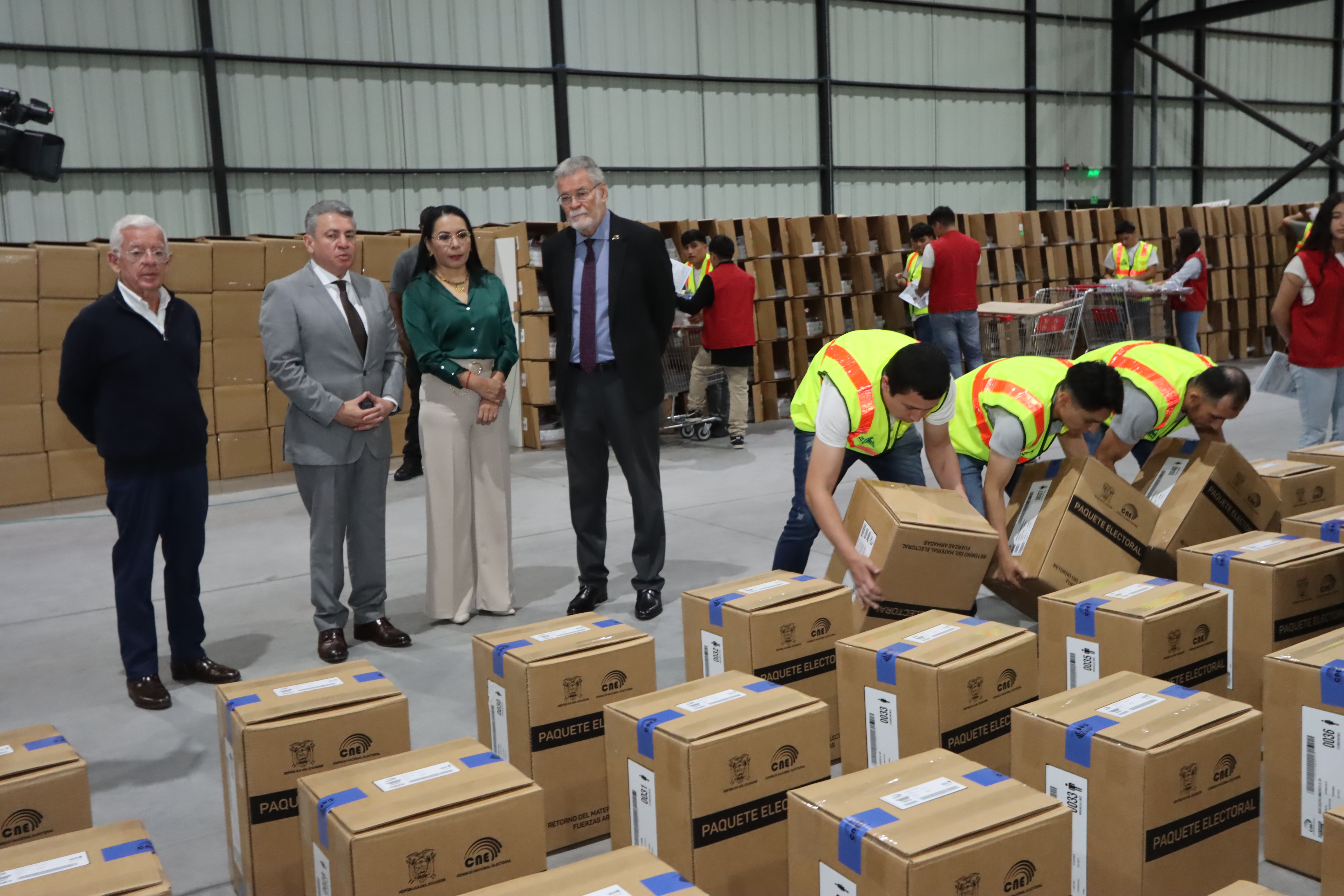 El CNE ya ha distribuido paquetes electorales en 13 provincias