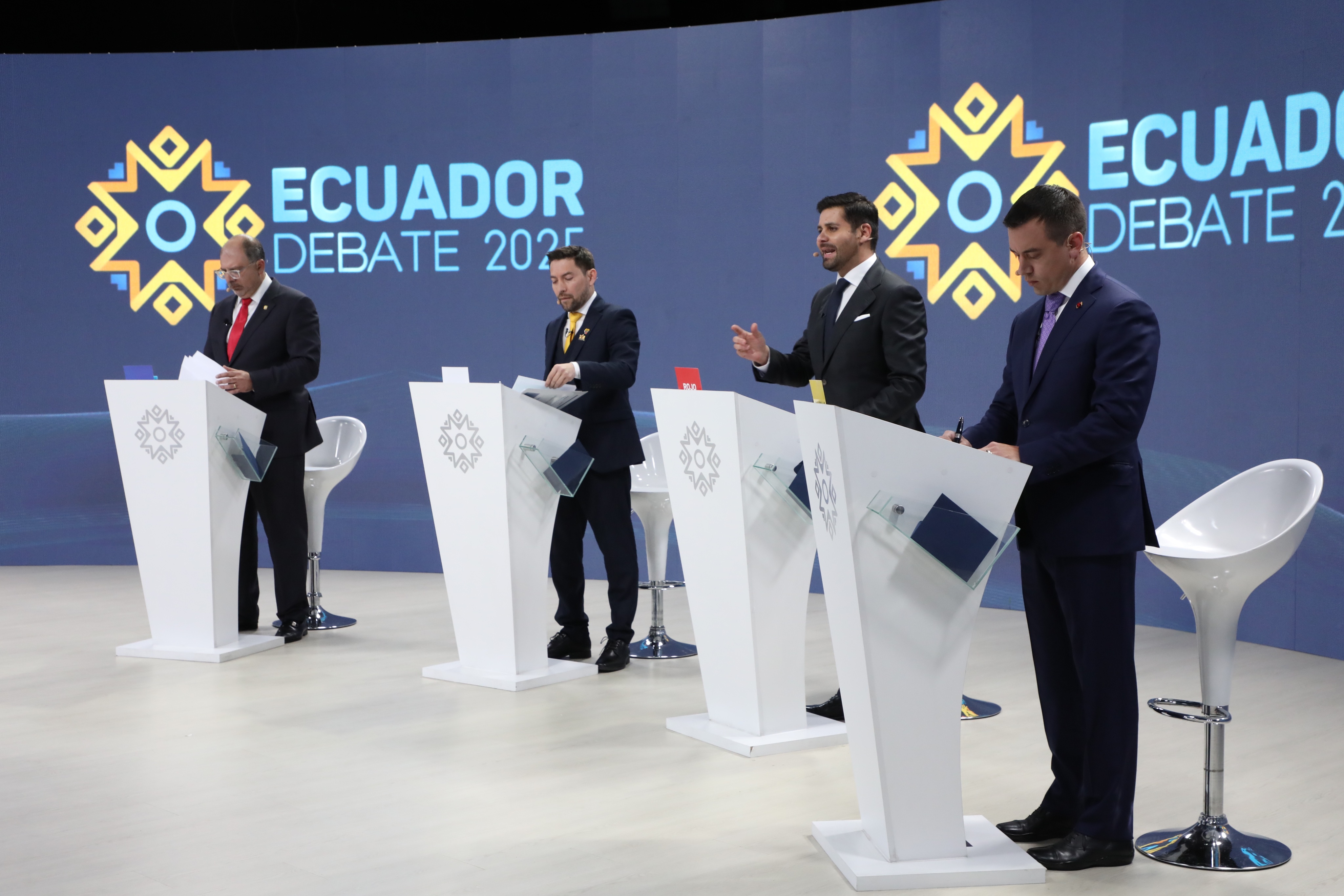 Debate Presidencial: Los candidatos hablan sobre eficiencia del Estado y servicios públicos