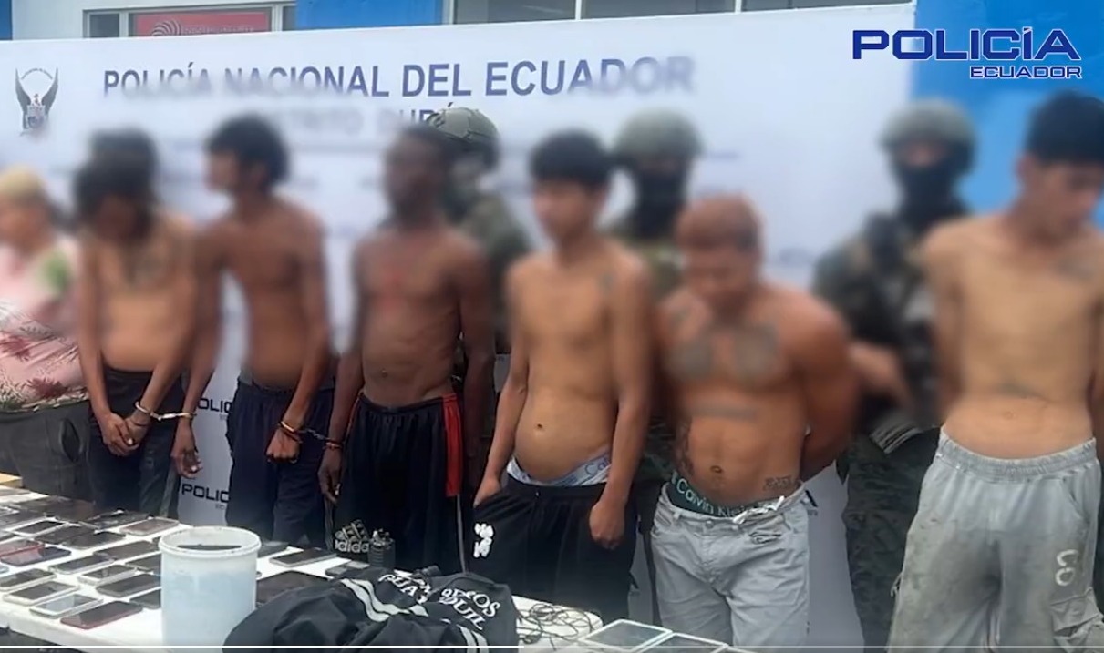 Más de mil policías y 400 militares ejecutanron operativo en el cerro Las Cabras, de Durán
