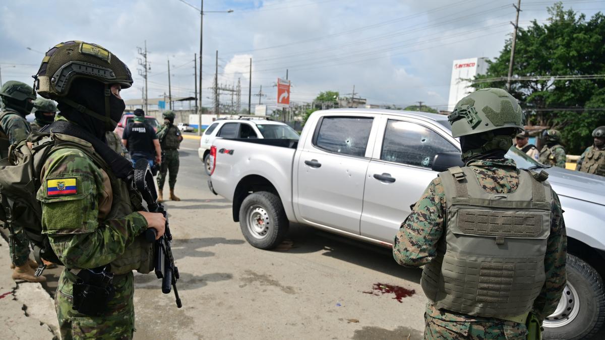 Trasladan el cuerpo del teniente coronel Porfirio Cedeño a Manabí