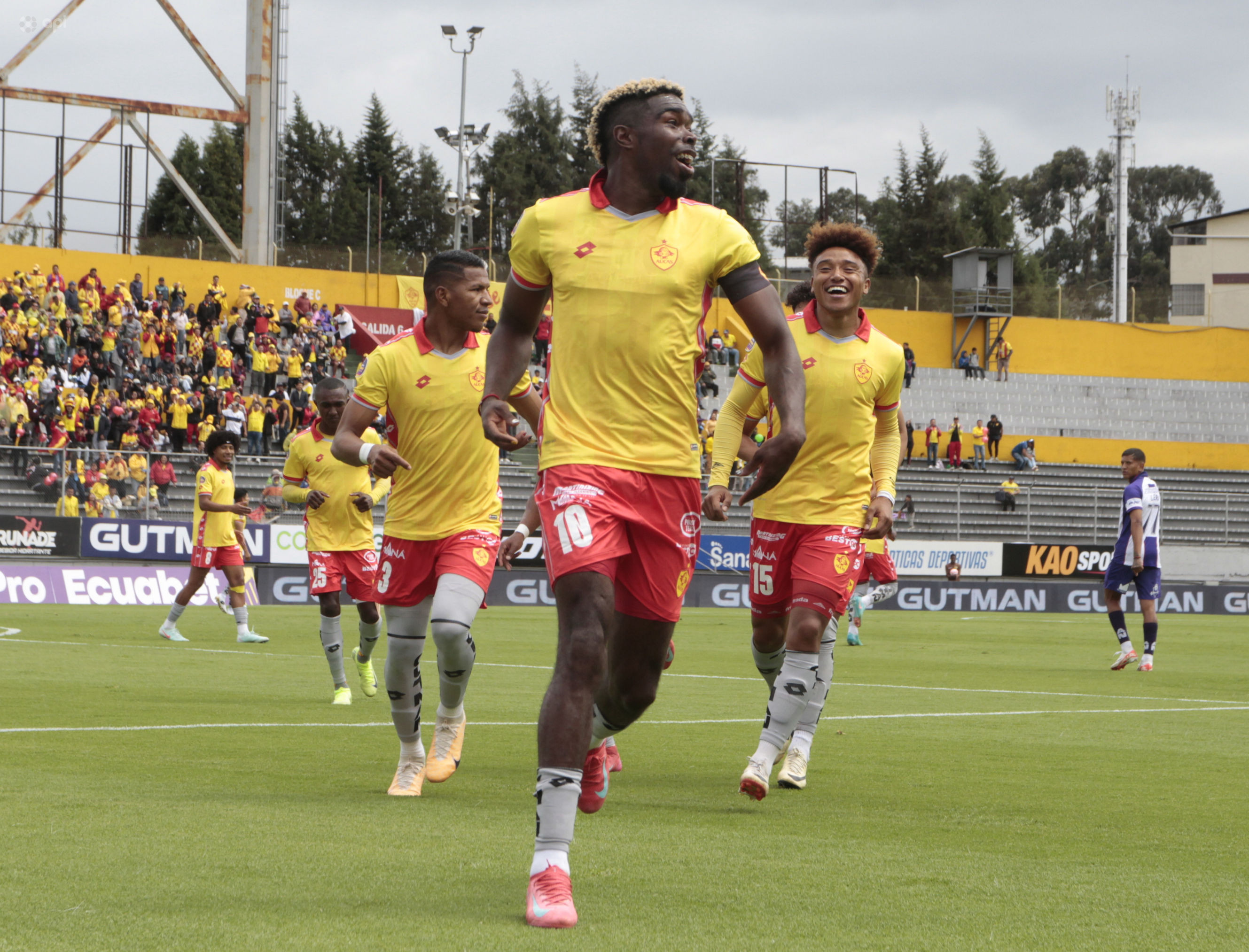 El jugador ecuatoriano Michael Carcelén se convirtió en la gran figura de Aucas, en el reinicio del campeonato ecuatoriano de fútbol