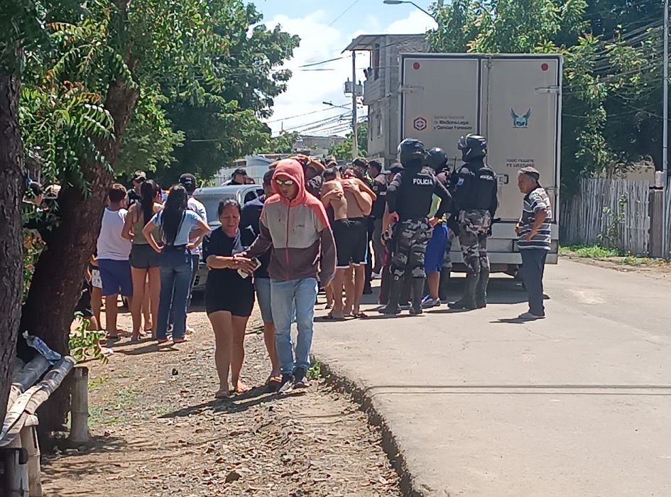 A Wilfido Zambrano lo asesinaron prácticamente frente a su familia. Estaba estacionado en una tienda cuando le dispararon.