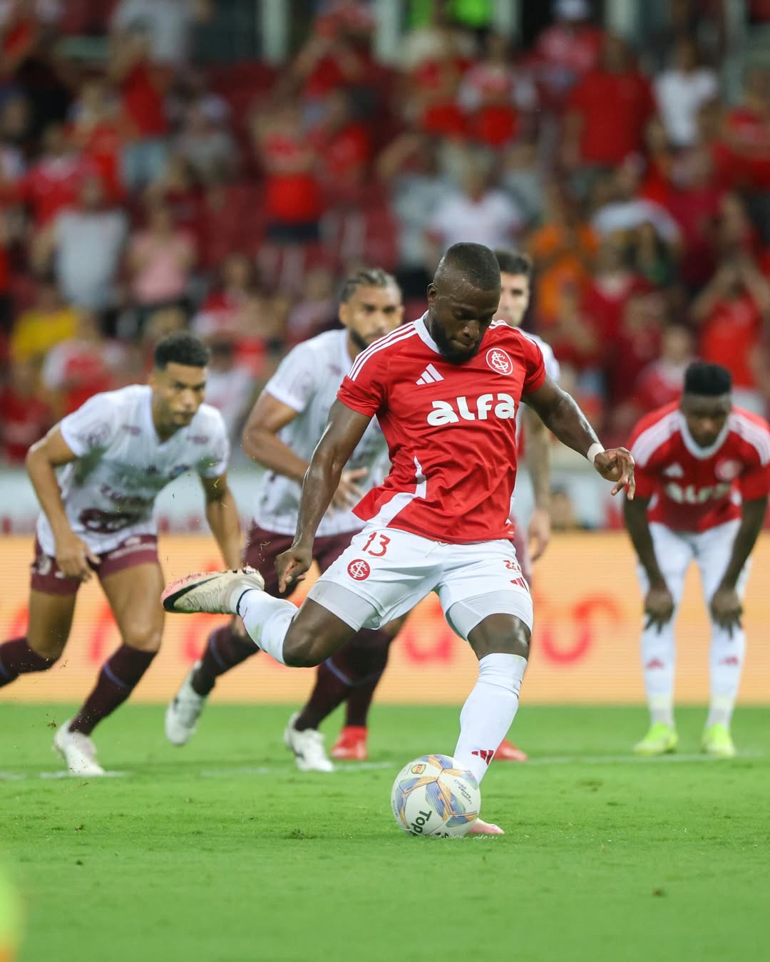 Brasil. Enner Valencia anota doblete y clasifica al Inter a la final del Campeonato Gaúcho