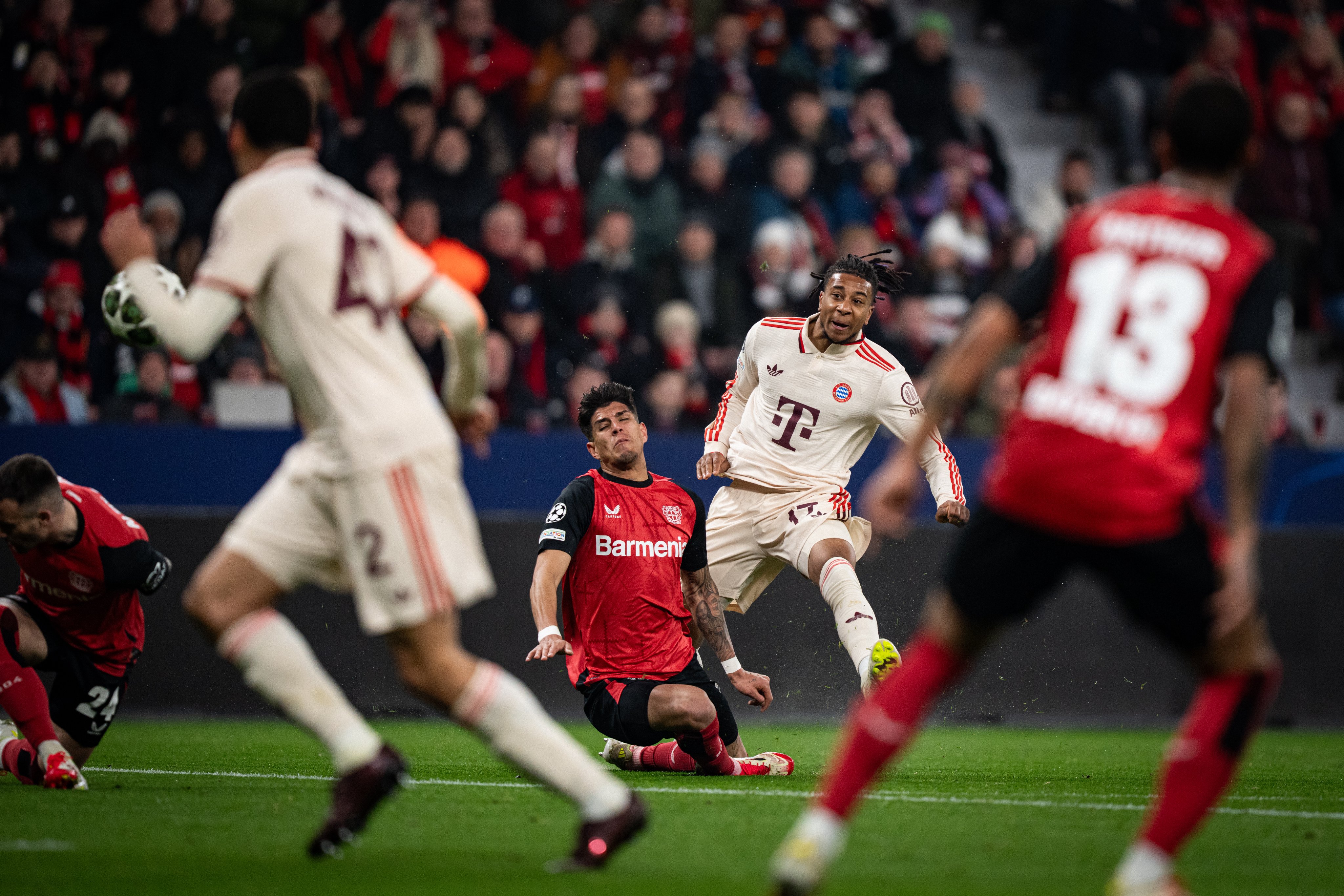 Champions League. Bayern Munich derrotó 0-2 al Bayer Leverkusen y avanza a cuartos de final; Hincapié fue titular y eliminado