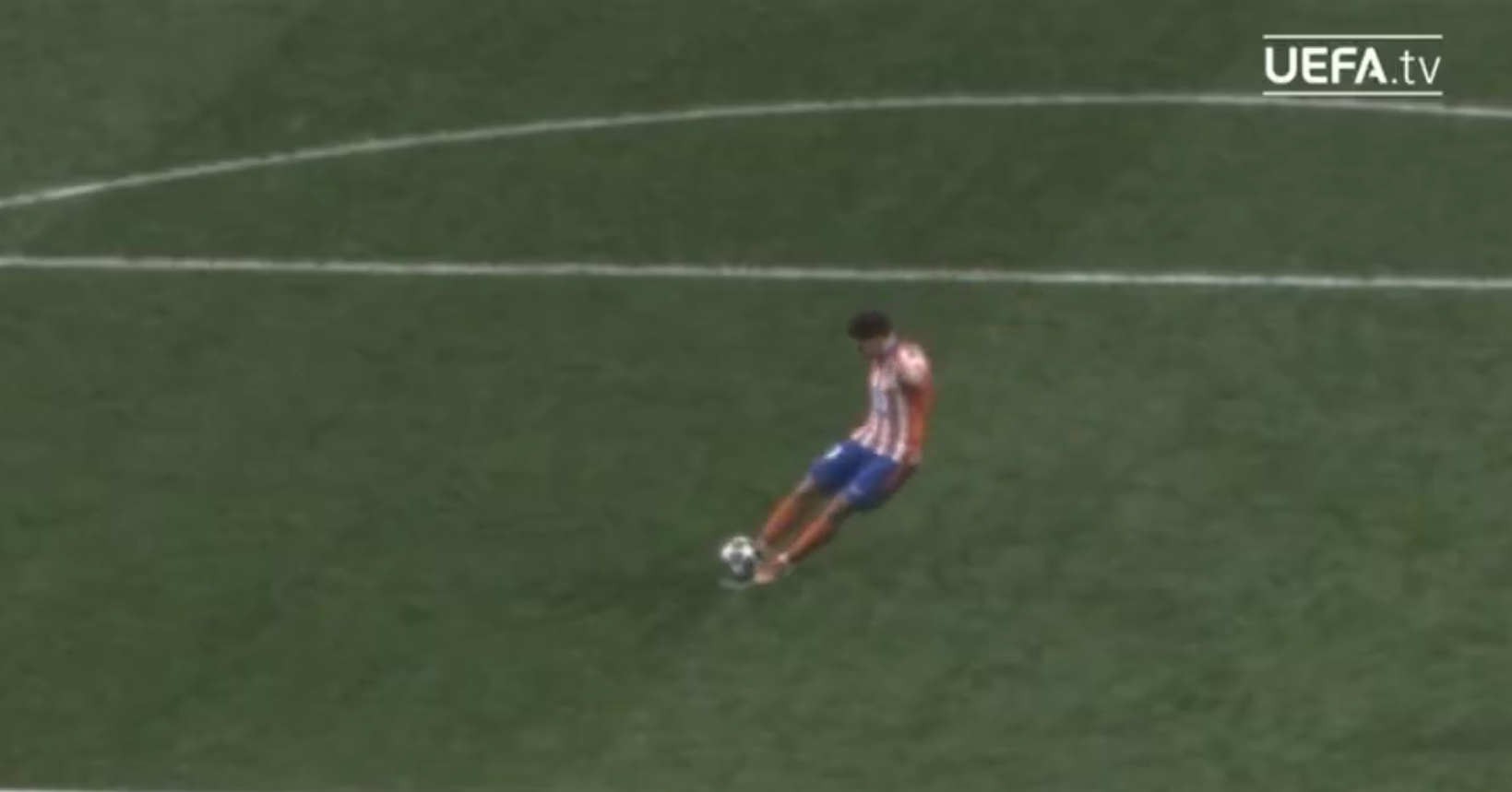 Champions League. La decisión del VAR en el penal de Julián Álvarez, respaldada por UEFA