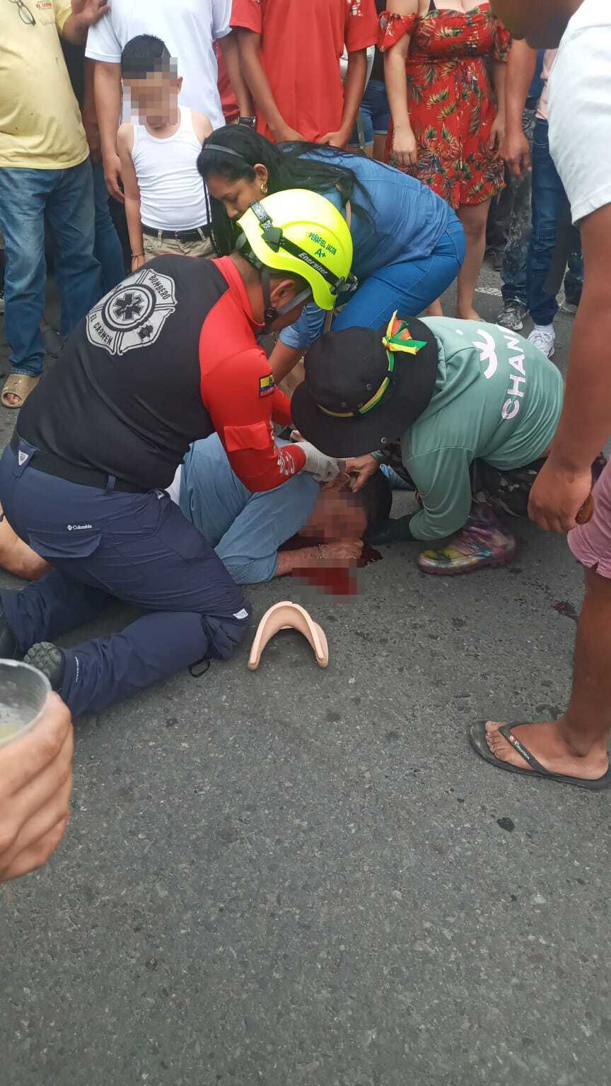 Crónica. Comerciante de El Carmen murió en un accidente que lo dejó 'en medio' de dos carros.
