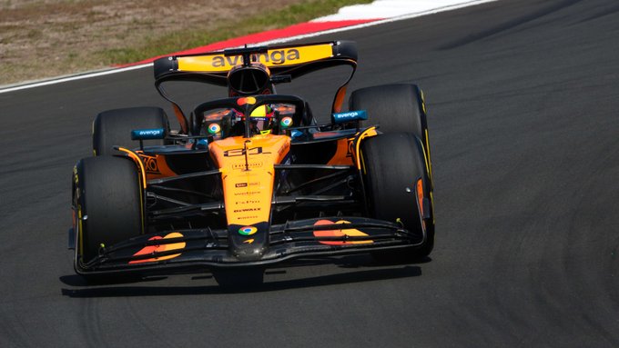 Oscar Piastri logra su primera pole en el Gran Premio de China 2025