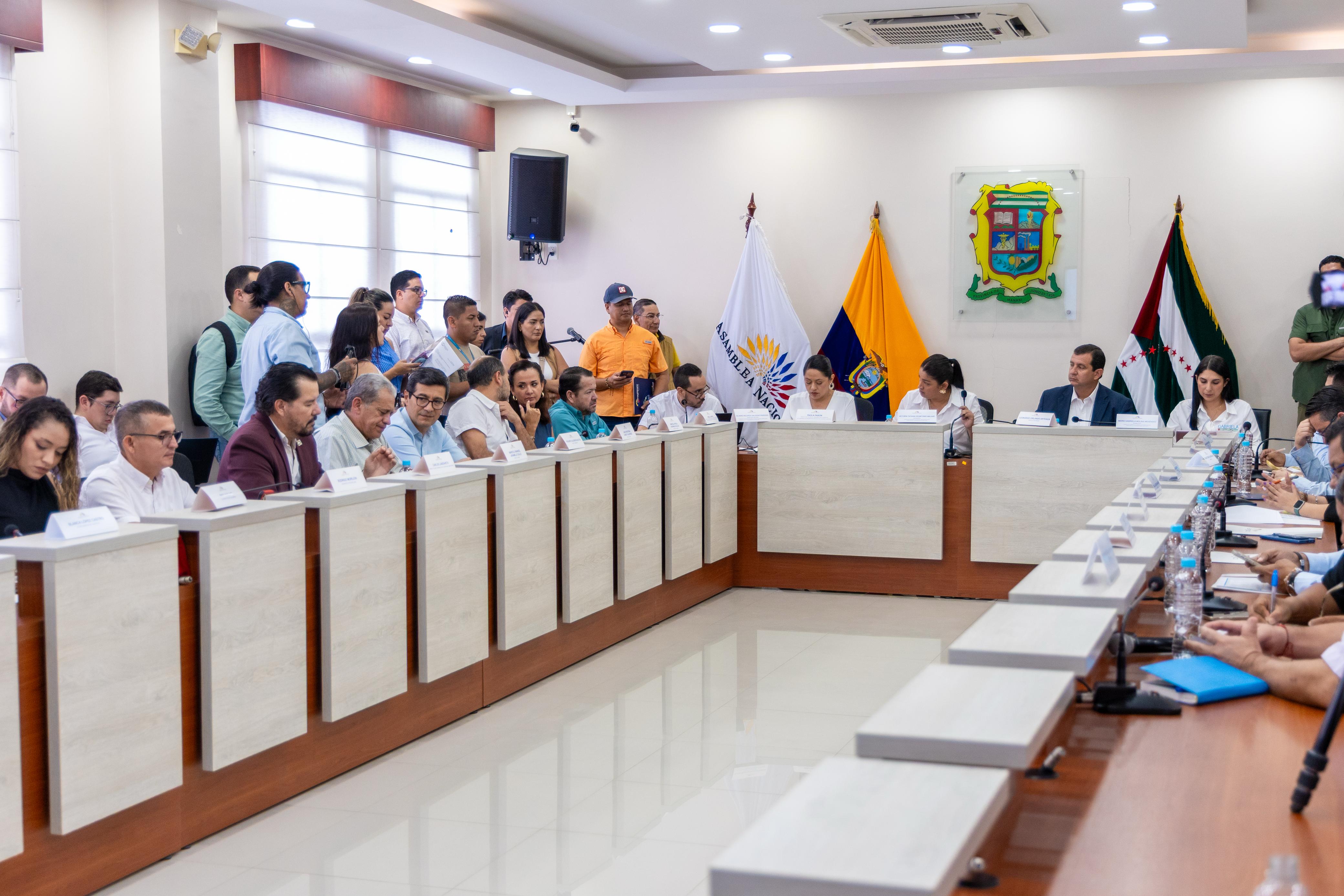 Reclamo Prefecturas crisis financiera recursos adeudados Gobierno Asamblea juicio político ministro finanzas