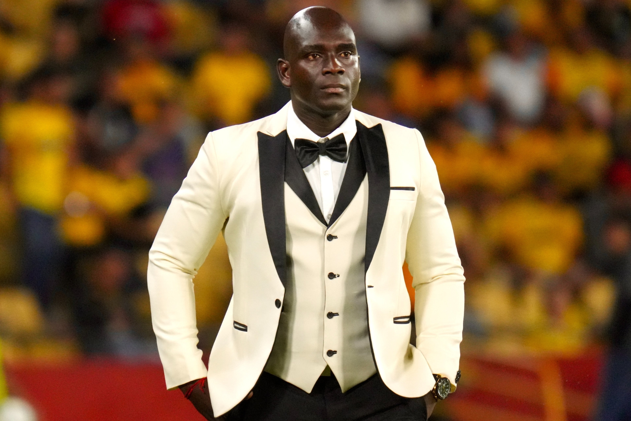 Segundo Alejandro Castillo se lució con elegante esmoquin en el partido entre Barcelona SC y Corinthians.