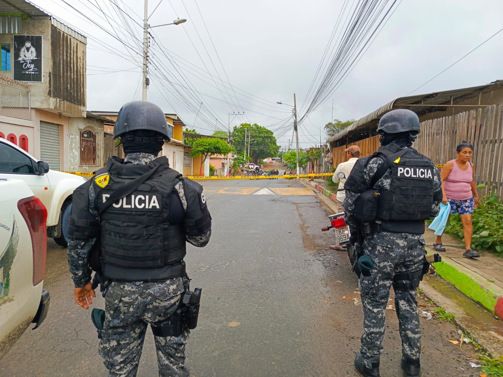 heridos de bala barrio Santa Ana Manta barbería