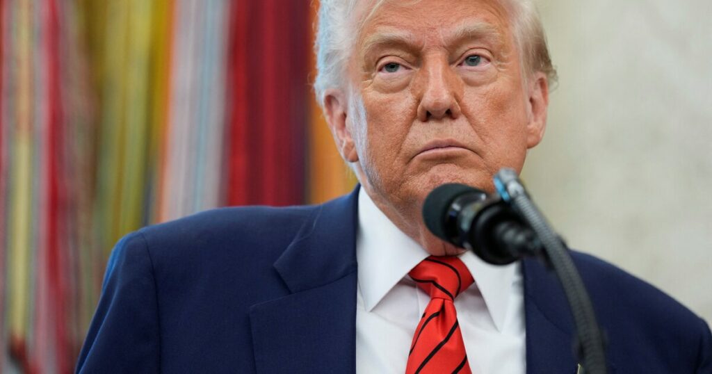 Trump pide a India y Pakistán detener ataques y ofrece mediación