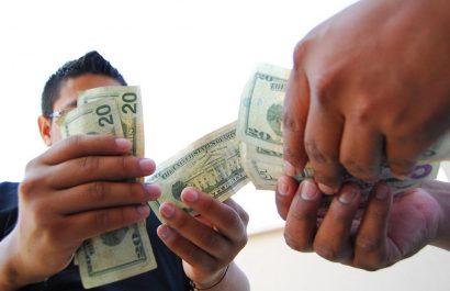 20161215040000_roban-dinero-de-un-banco-comunal