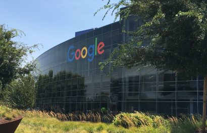 20210317075411_google-bloquea-casi-100-millones-de-scaled