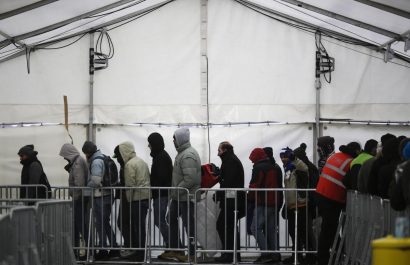 Alemania ordena expulsar a solicitantes de asilo sin papeles, salvo casos vulnerables.