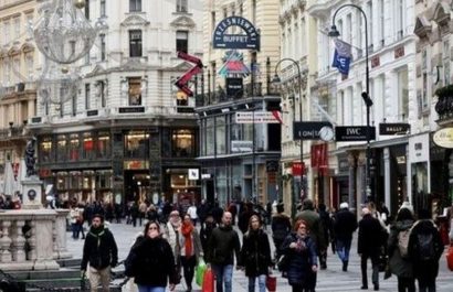 Calle-centro-Viena_1630647973_147502491_1200x675