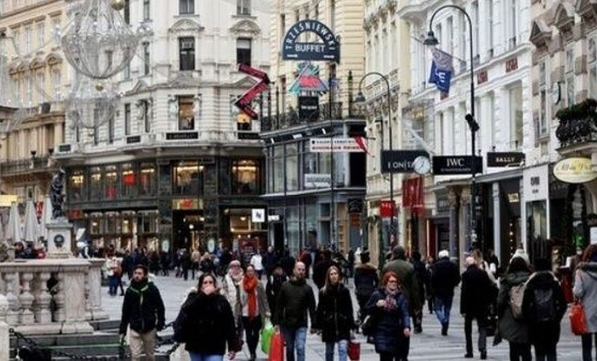 Calle-centro-Viena_1630647973_147502491_1200x675