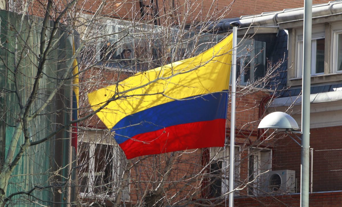 EuropaPress_2591456_imagen_archivo_bandera_colombia-scaled-1