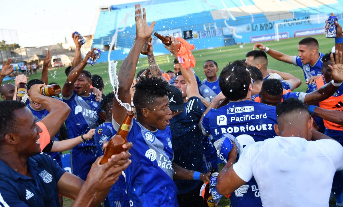 emelec-celebra-scaled-1