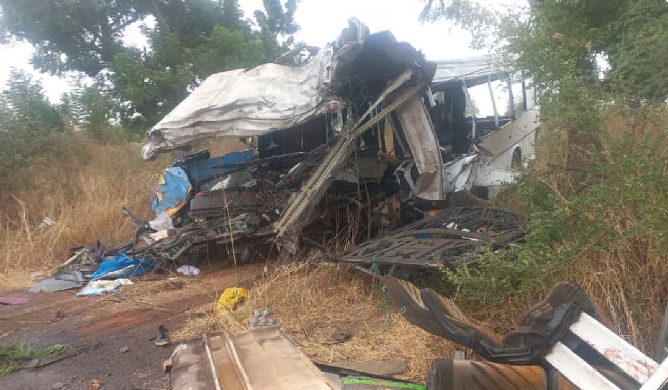 Choque de dos autobuses dejó al menos 40 muertos y 78 heridos en Senegal | La FM