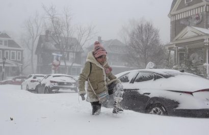 Más de 20 muertos en la Navidad más gélida de EE.UU. en décadas