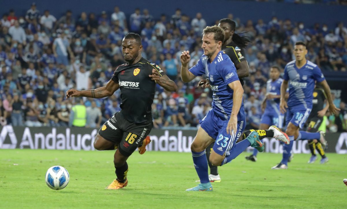 2022072621499-fbl-copaecuador-emelec-aucas-scaled-1