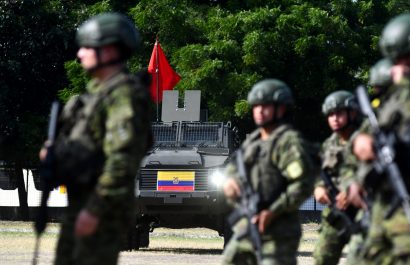 PORTOVIEJO-DANIEL-NOBOA-VEHICULOS-MILITARES