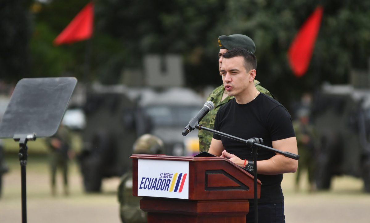 PORTOVIEJO-DANIEL-NOBOA-VEHICULOS-MILITARES