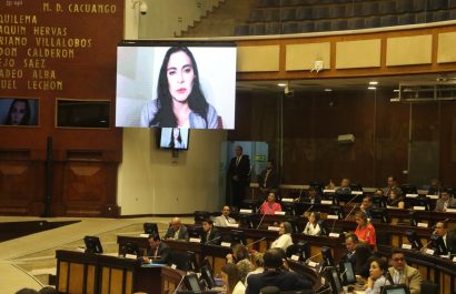 VERONICA-ABAD-ASAMBLEA
