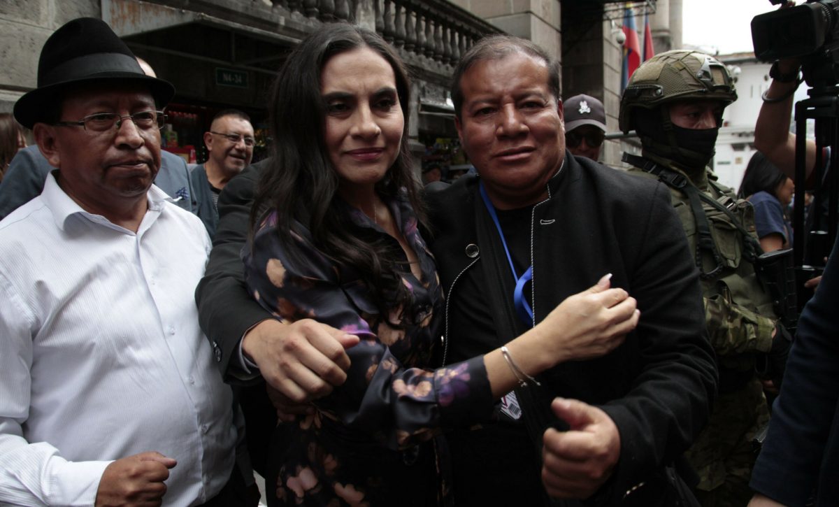 VERONICA ABAD-NO -LE-PERMITEN-ENTRAR-VICEPRESIDENCIA