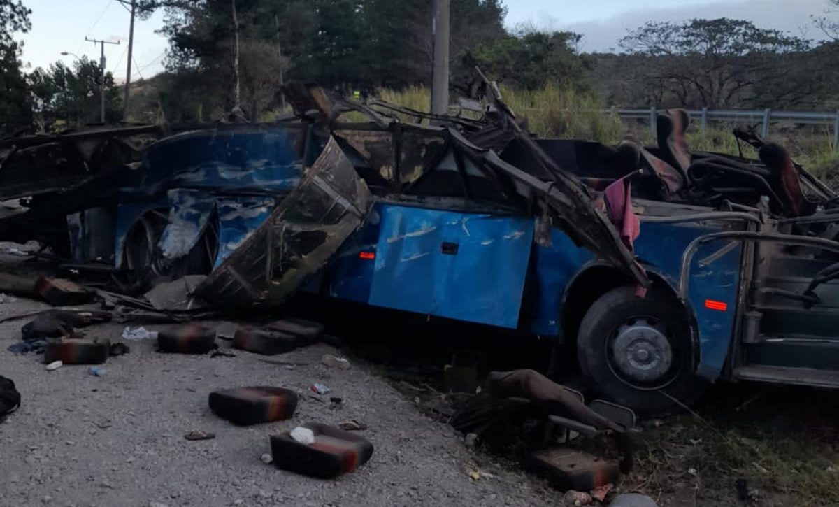 Dos ecuatorianos en estado "crítico" y 6 "estables" tras accidente en Panamá