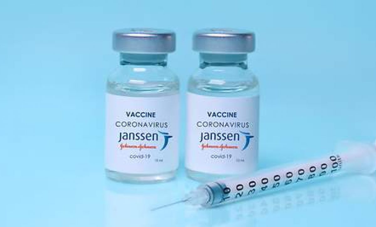 490x_vacuna-janssen-espana-dreamstime