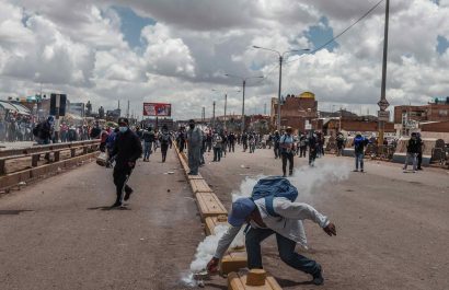 Sube a doce el número de personas muertas en un día durante las protestas en el sur de Perú